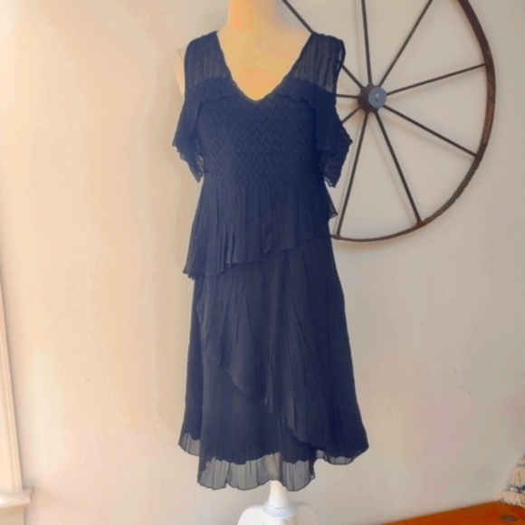Komarov Dresses & Skirts - Komarov crepes cold shoulder black tea length dress S